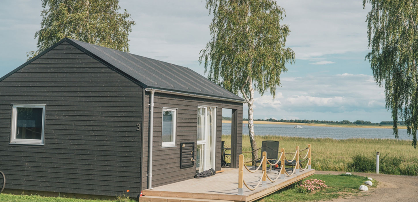 De Hvide Svaner fjordhytte